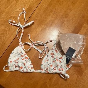 Abercrombie bikini top NWT